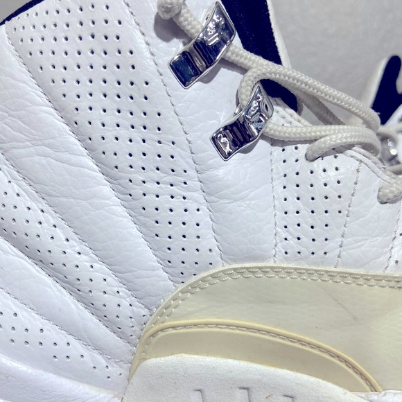 Jordan XII (12) 2009 Retro – “Rising Sun” – White – Varsity Red – Black, 9.5 - Picture 3 of 6